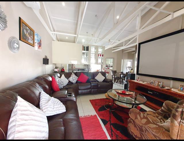 3 BEDROOM TOWNHOUSE FOR SALE IN WATERVAL EAST